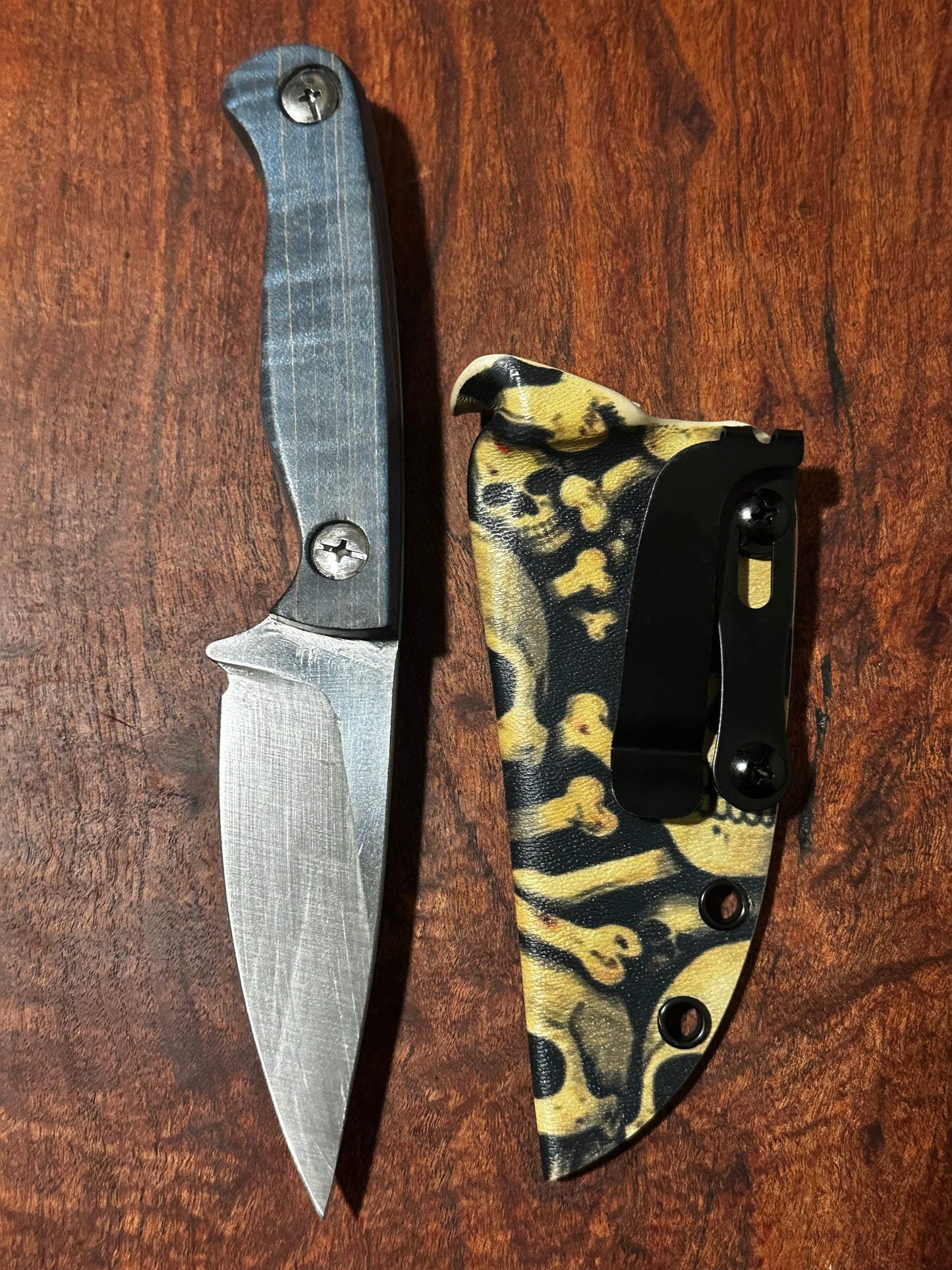 Bracero Fixed Blade Hunting Knife 8Cr13MoV Steel w/ Blue Maple Burl Handle Skull Kydex Sheath