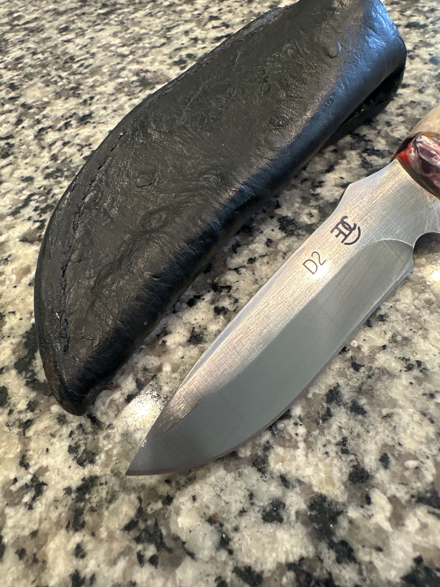 RockinEDC Handmade D2 Steel Hunting Knife – Whitetail Antler Handle w/ Handmade Ostrich Pattern Leather Sheath (002)