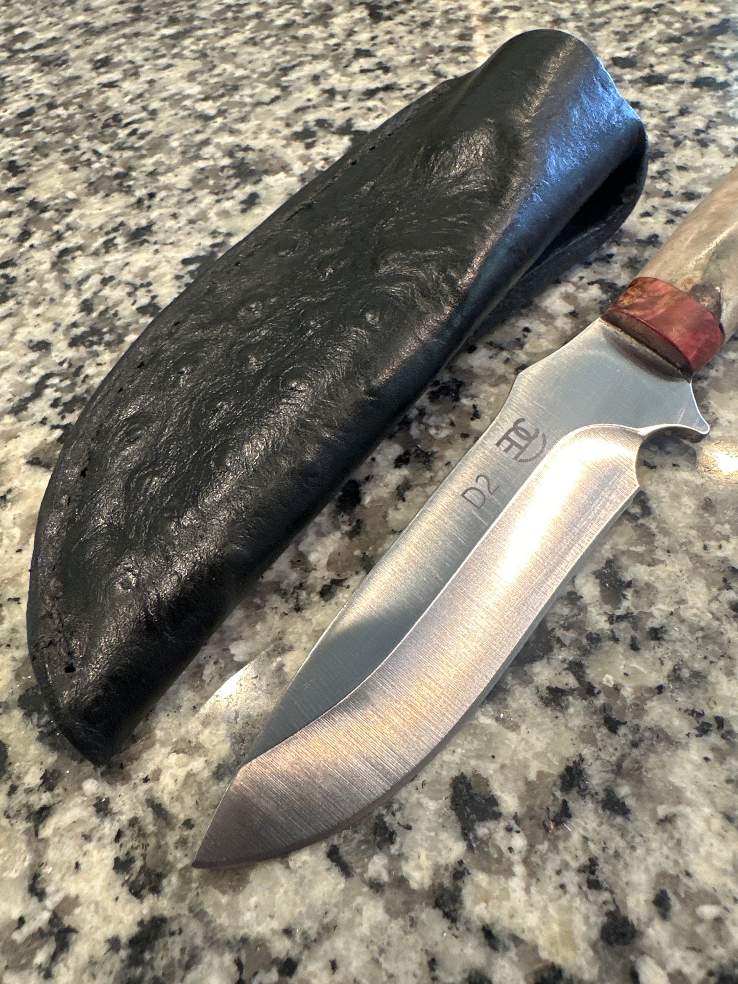 RockinEDC Handmade D2 Steel Hunting Knife – Whitetail Antler Handle w/ Handmade Ostrich Pattern Leather Sheath (004)