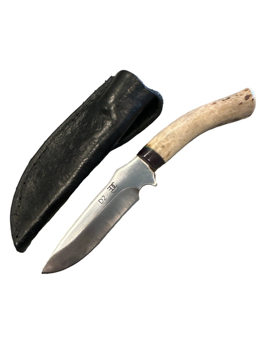 RockinEDC Handmade D2 Steel Hunting Knife – Whitetail Antler Handle w/ Handmade Ostrich Pattern Leather Sheath (003)