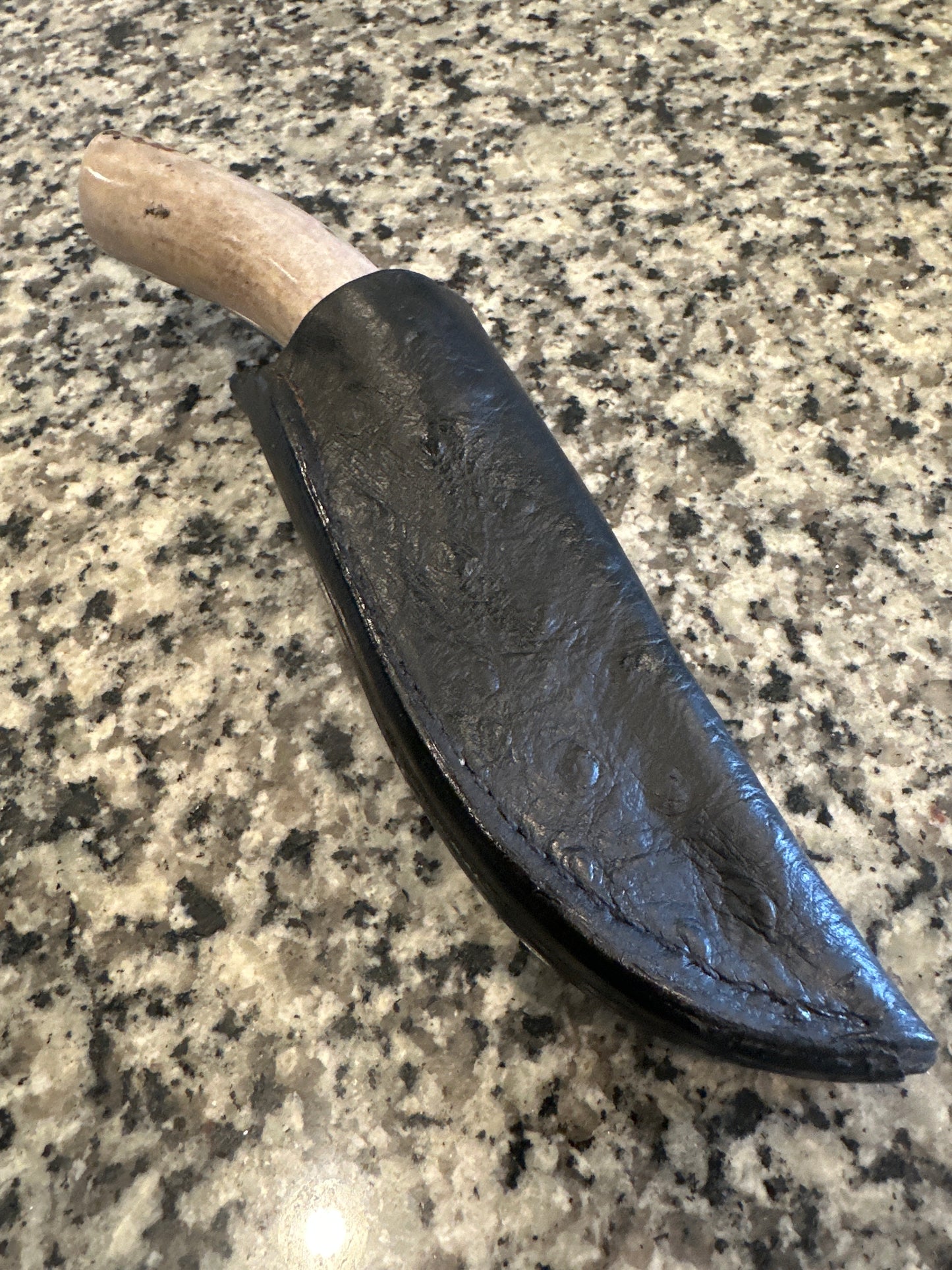 RockinEDC Handmade D2 Steel Hunting Knife – Whitetail Antler Handle w/ Handmade Ostrich Pattern Leather Sheath (002)