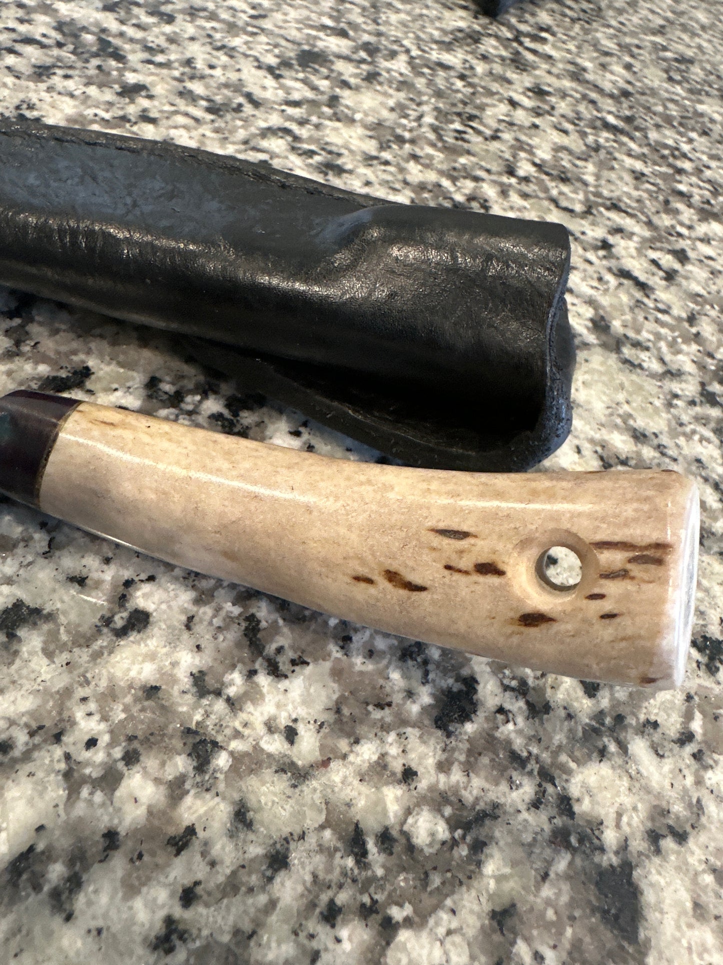 RockinEDC Handmade D2 Steel Hunting Knife – Whitetail Antler Handle w/ Handmade Ostrich Pattern Leather Sheath (003)