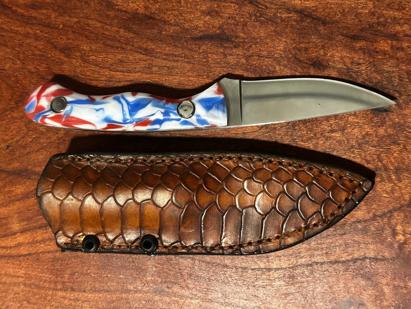 Fixed Blade Hunting Knife – 8Cr13MoV Steel w/ USA Red White Blue Handle & Leather Sheath