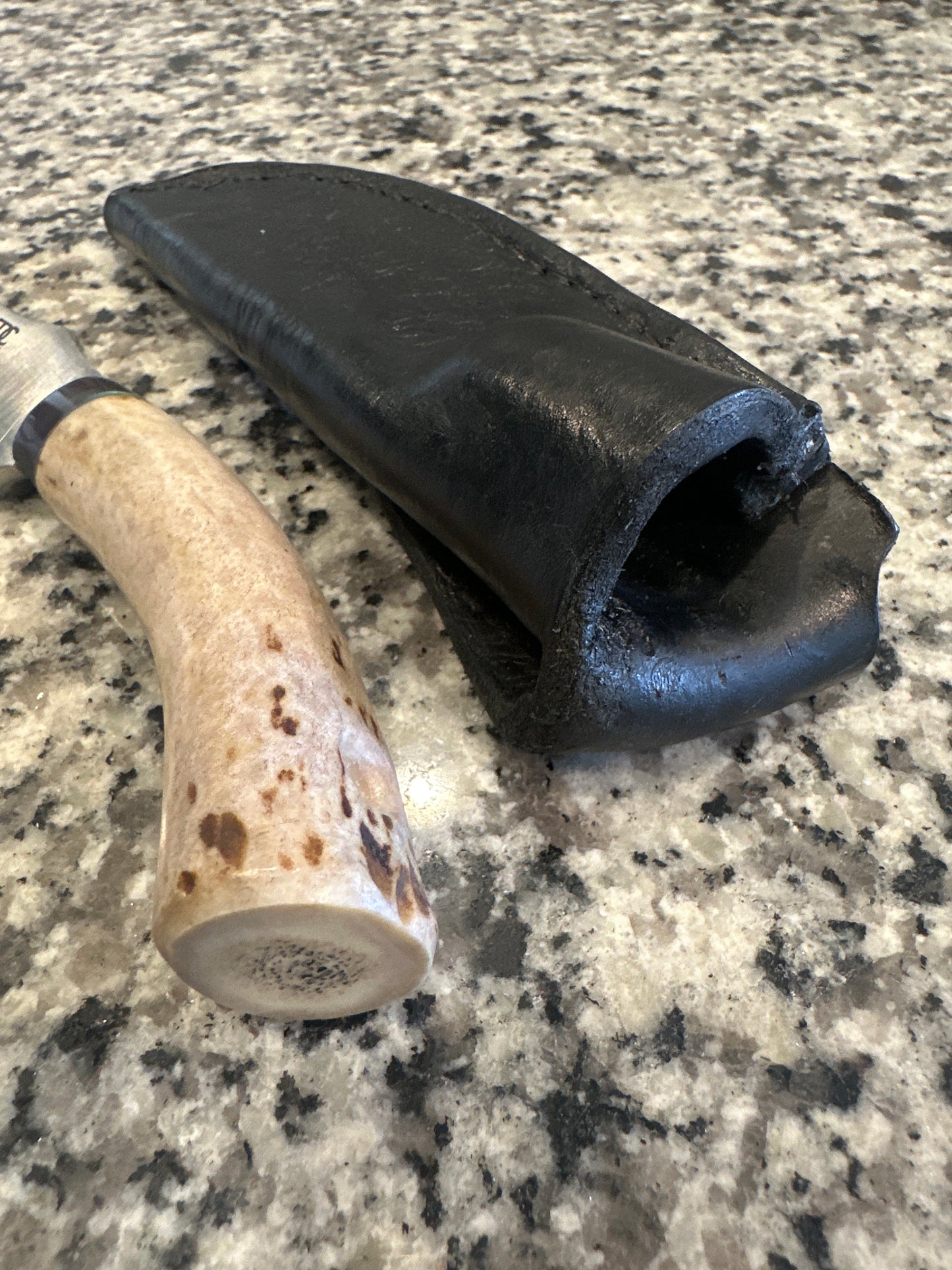 RockinEDC Handmade D2 Steel Hunting Knife – Whitetail Antler Handle w/ Handmade Ostrich Pattern Leather Sheath (003)