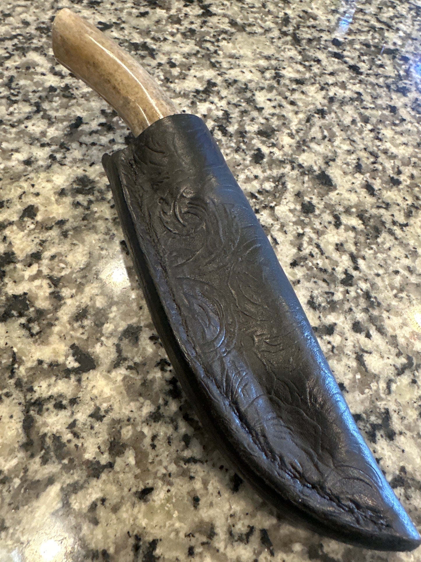 RockinEDC Handmade D2 Steel Hunting Knife – Whitetail Antler Handle w/ Handmade Floral Pattern Leather Sheath (006)