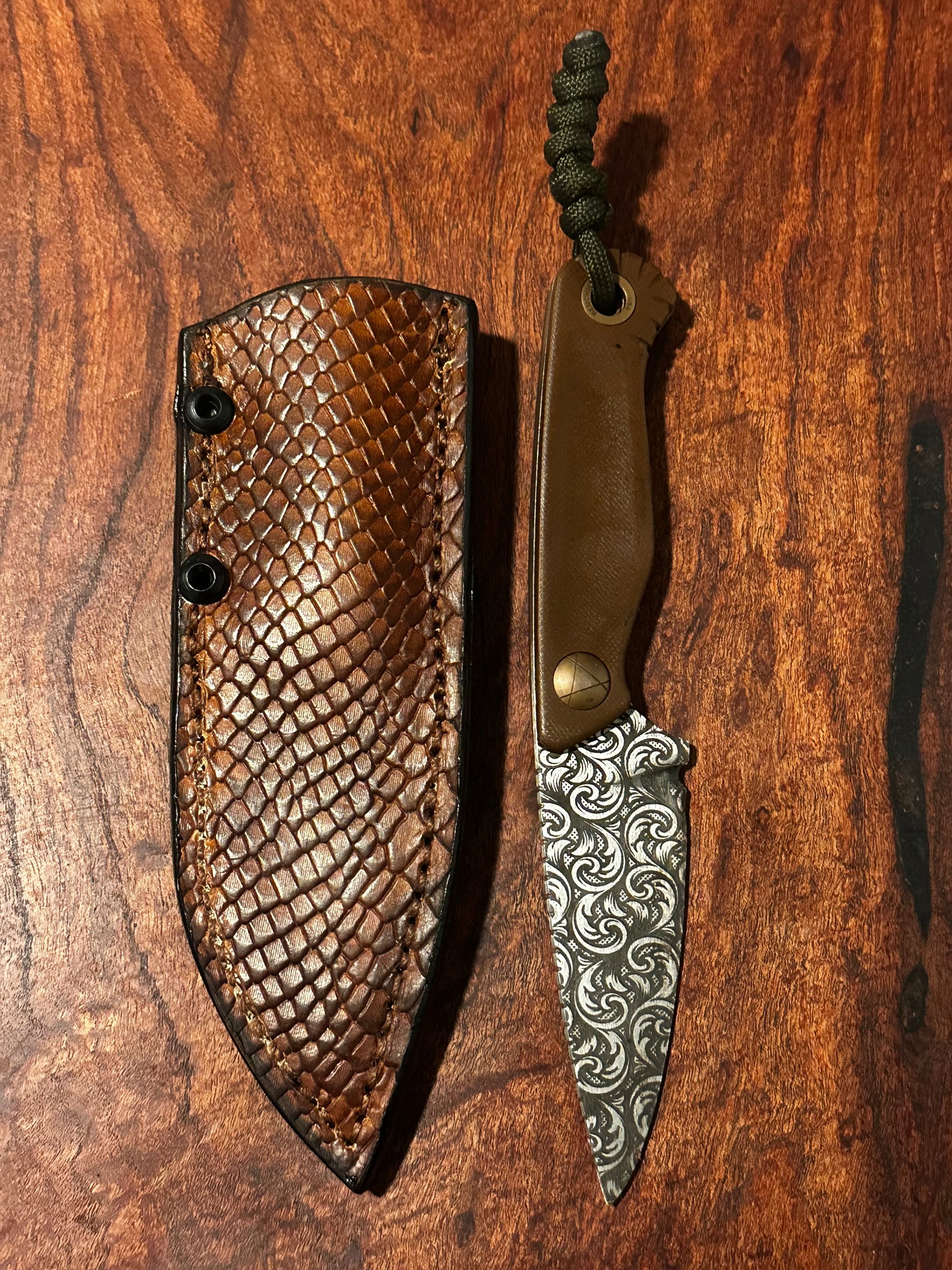 Bracero Fixed Blade Hunting Knife – 8Cr13MoV Steel w/ Brown G10 Handle & Leather Sheath (7.8”)