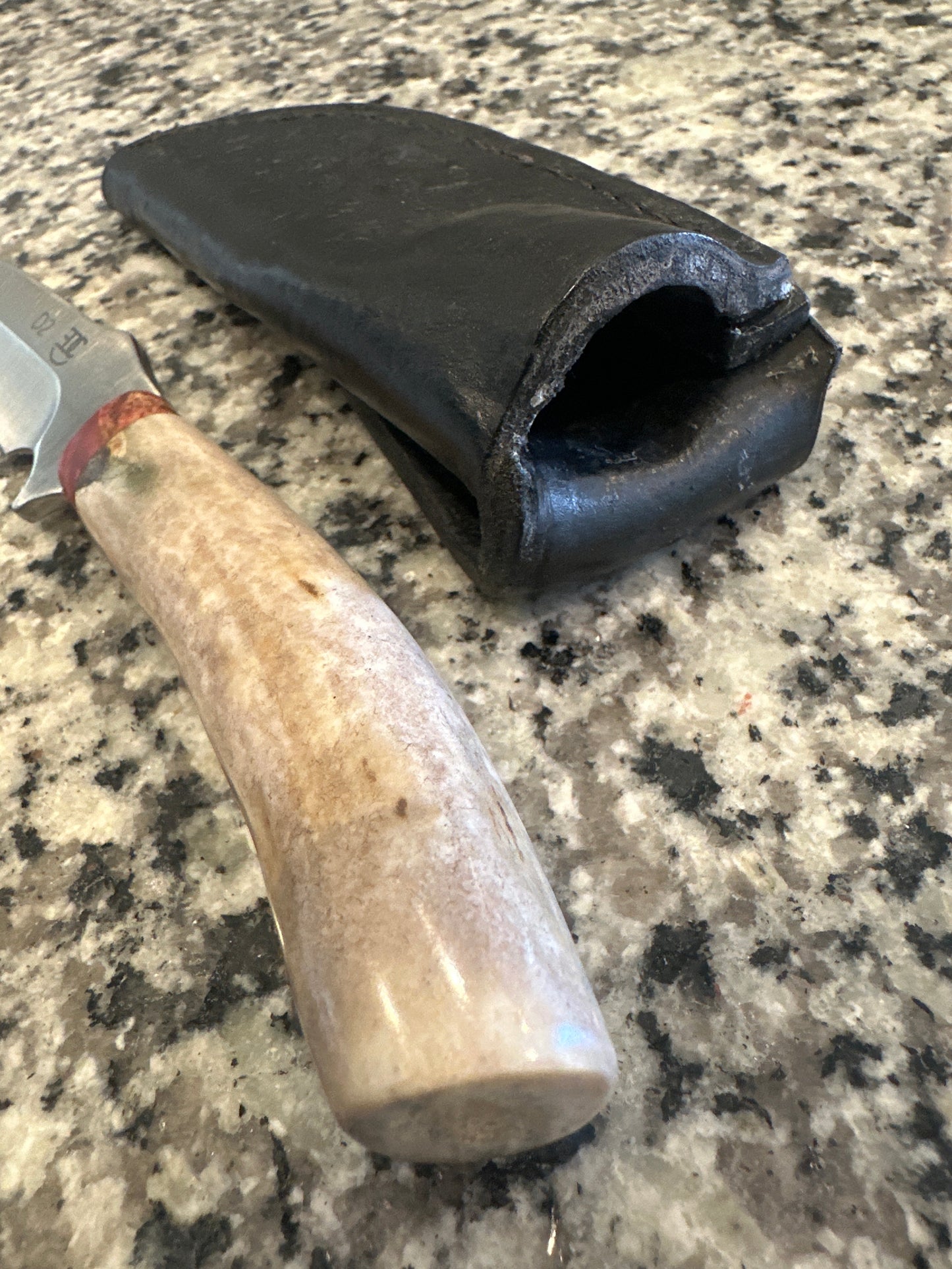 RockinEDC Handmade D2 Steel Hunting Knife – Whitetail Antler Handle w/ Handmade Ostrich Pattern Leather Sheath (004)