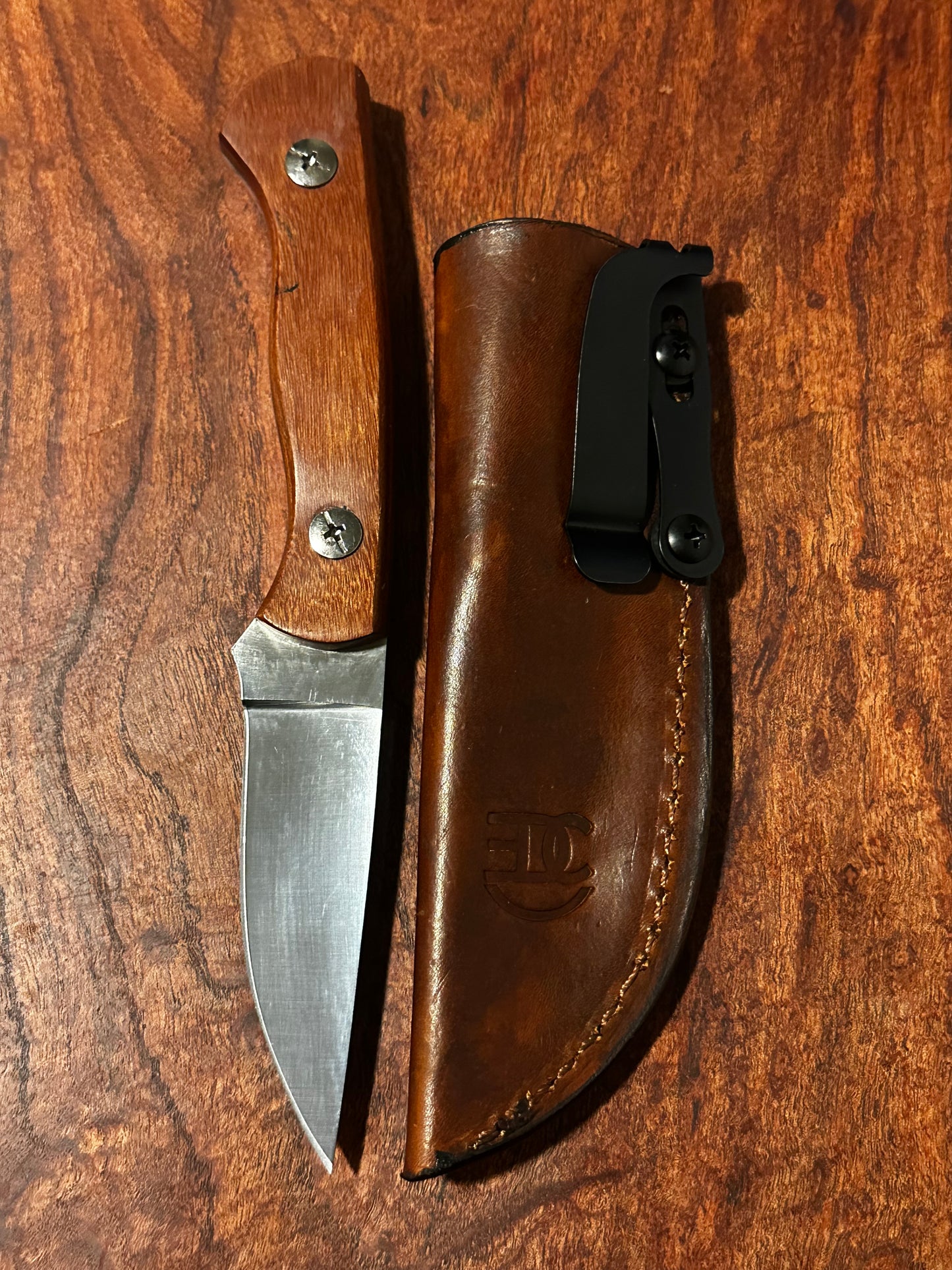 Fixed Blade Hunting Knife – 8Cr13MoV Steel w/ Wood Handle & Taco Leather Sheath (7.8”)