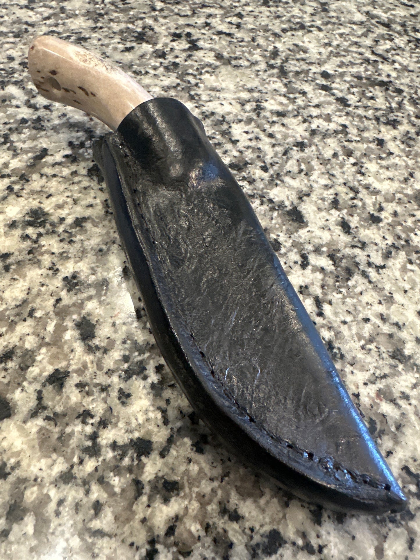 RockinEDC Handmade D2 Steel Hunting Knife – Whitetail Antler Handle w/ Handmade Ostrich Pattern Leather Sheath (003)