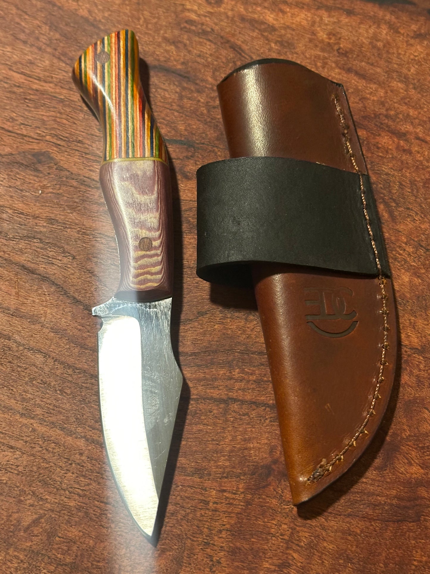 RockinEDC Vaquero Handmade 1084 Carbon Steel EDC Knife – Recycled Skateboard Handle and Leather Sheath 7.5 Overall