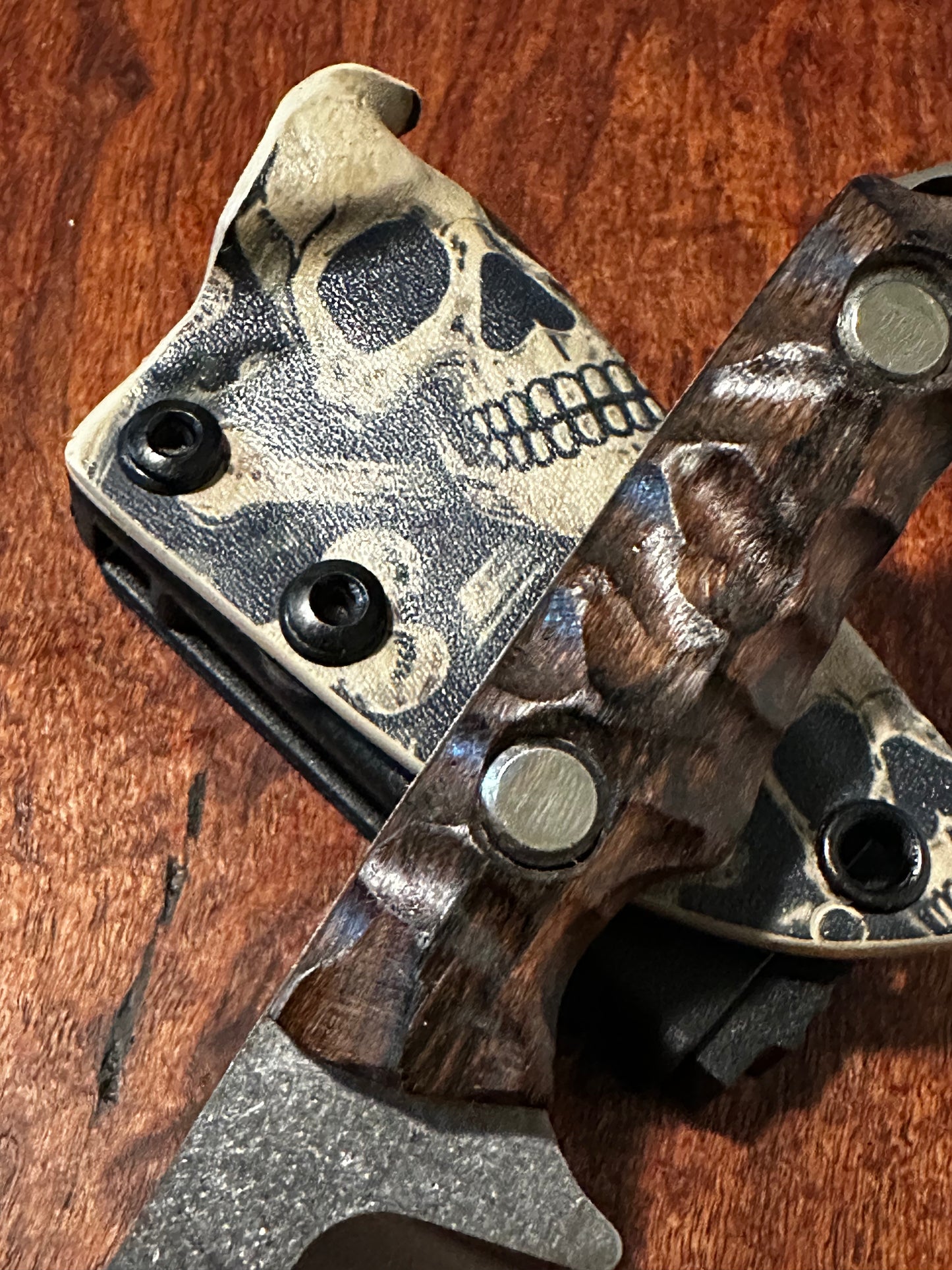 Handmade 8Cr13MoV Fixed Blade EDC Knife 2.375” Blade Bocote  Handle with Skull Kydex Sheat