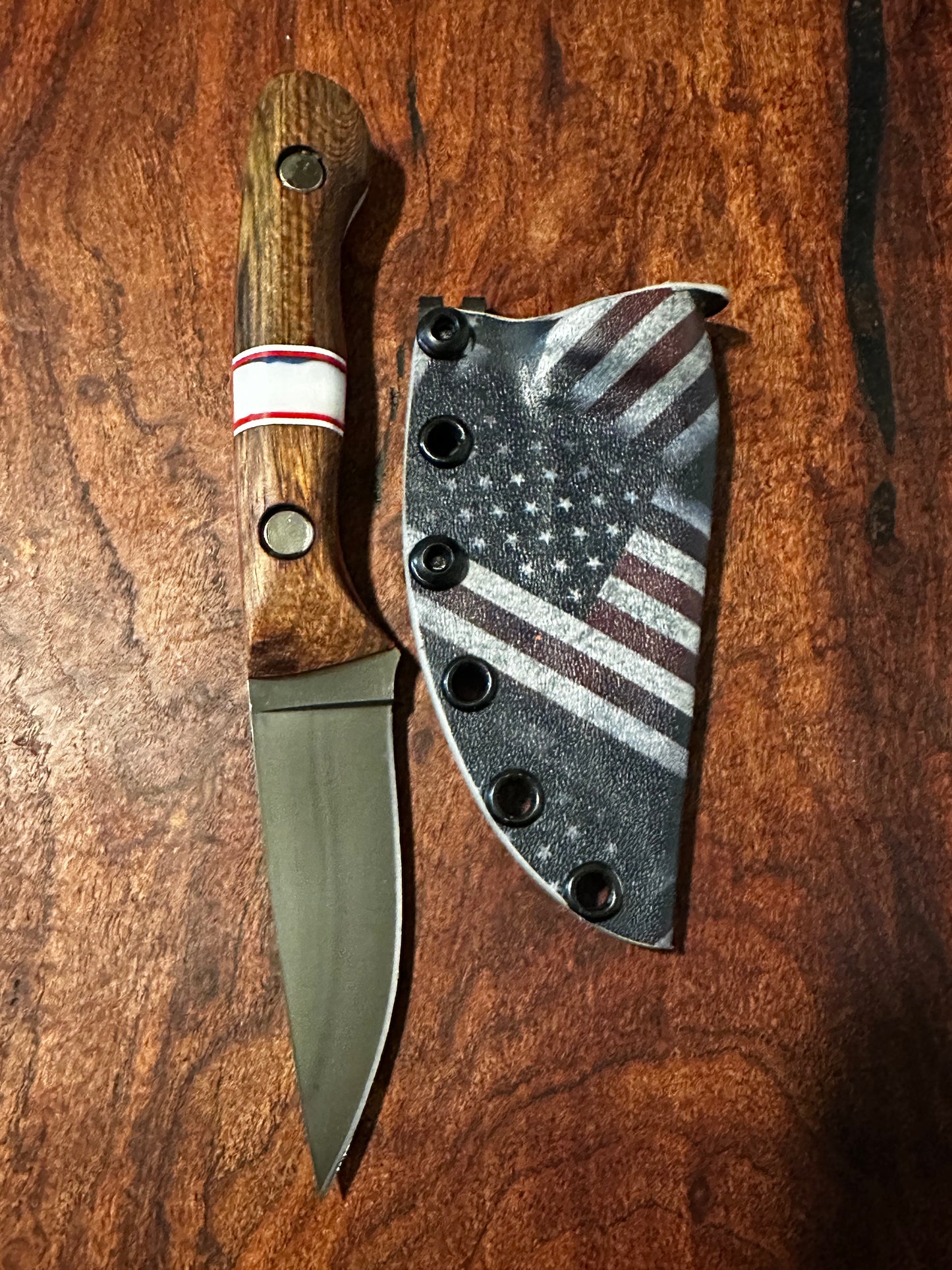 Handmade 8Cr13MoV Fixed Blade EDC Knife 3” Blade Bolivian Rosewood Handle USA Flag Kydex Sheath